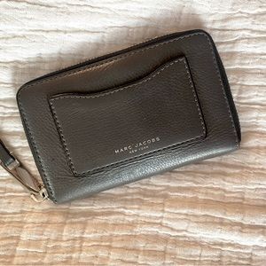 Marc Jacobs Zip Wristlet Wallet, gray
